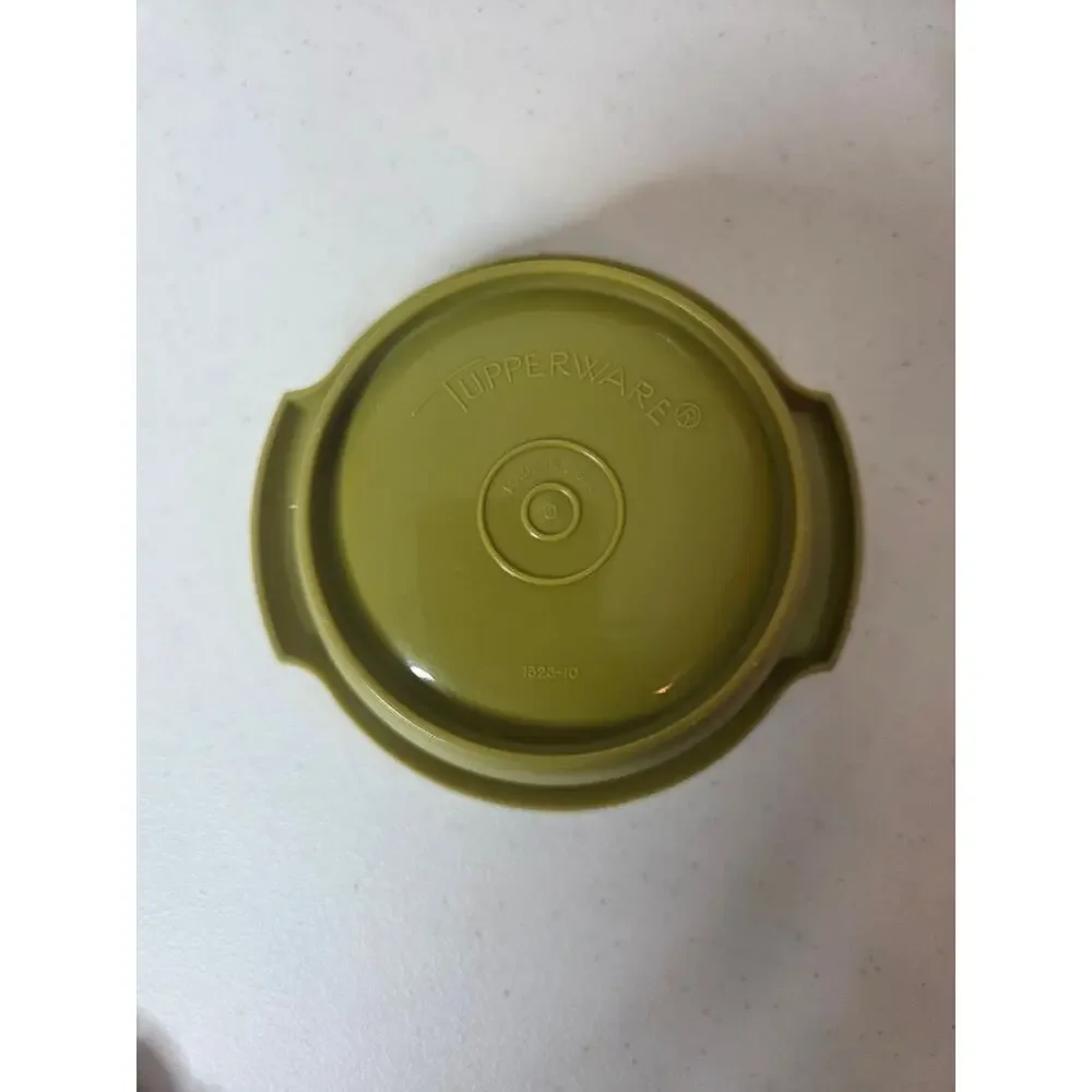 Vintage Tupperware Avocado Green Servalier 1323‑10 10oz Round Bowl Starburst Lid